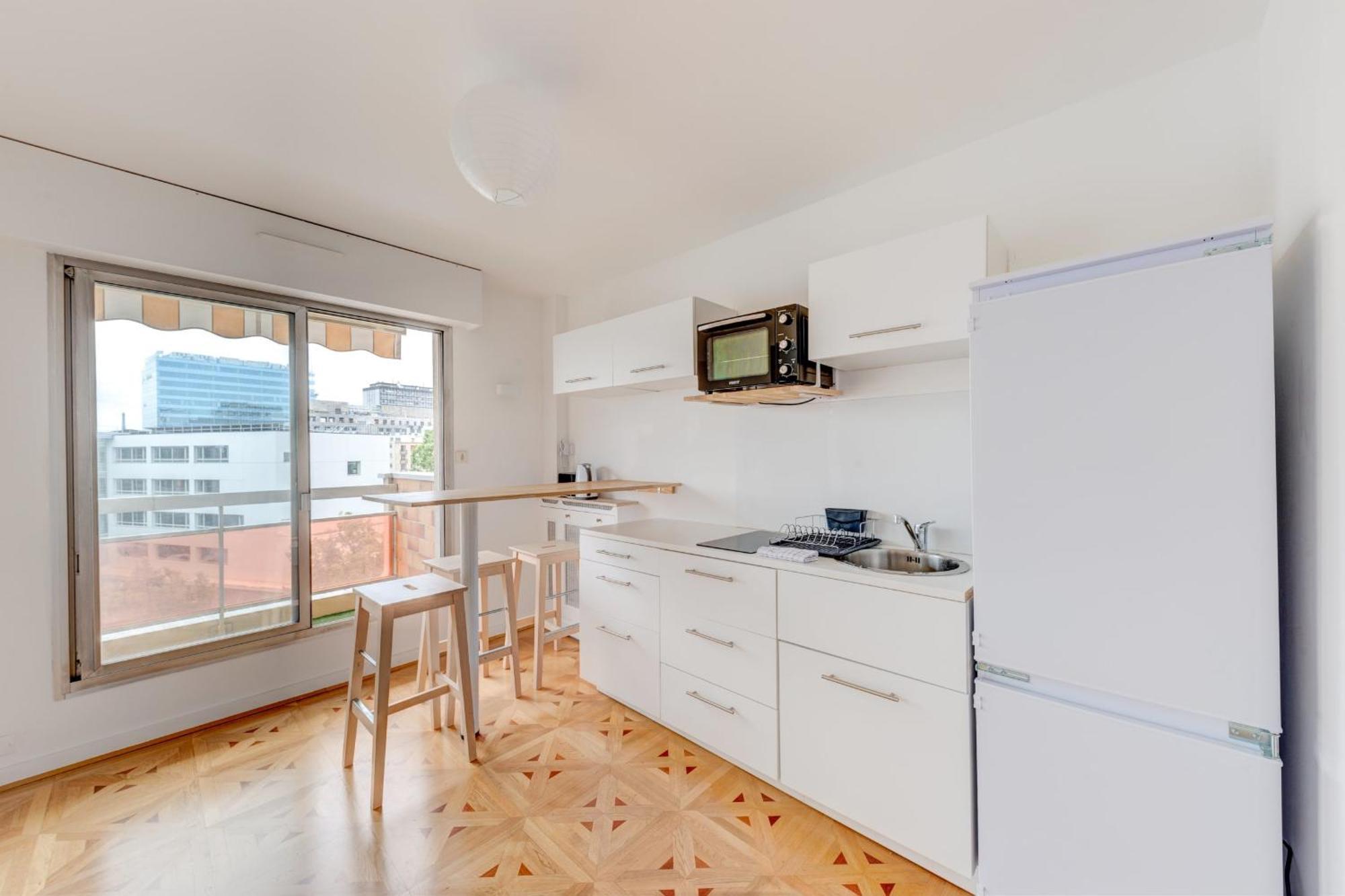 Grand appartement lumineux proche métro et Défense Courbevoie Exterior foto